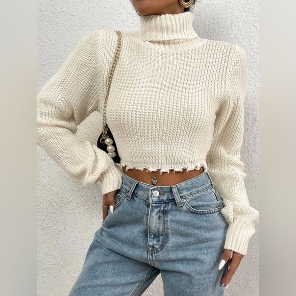Funnel Neck Distressed Crop Sweater🦋 - Picture 3 of 8